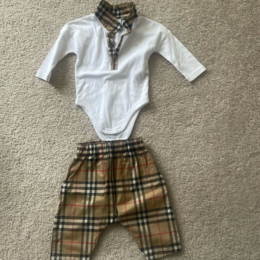 Baby Burberry 2 pieces